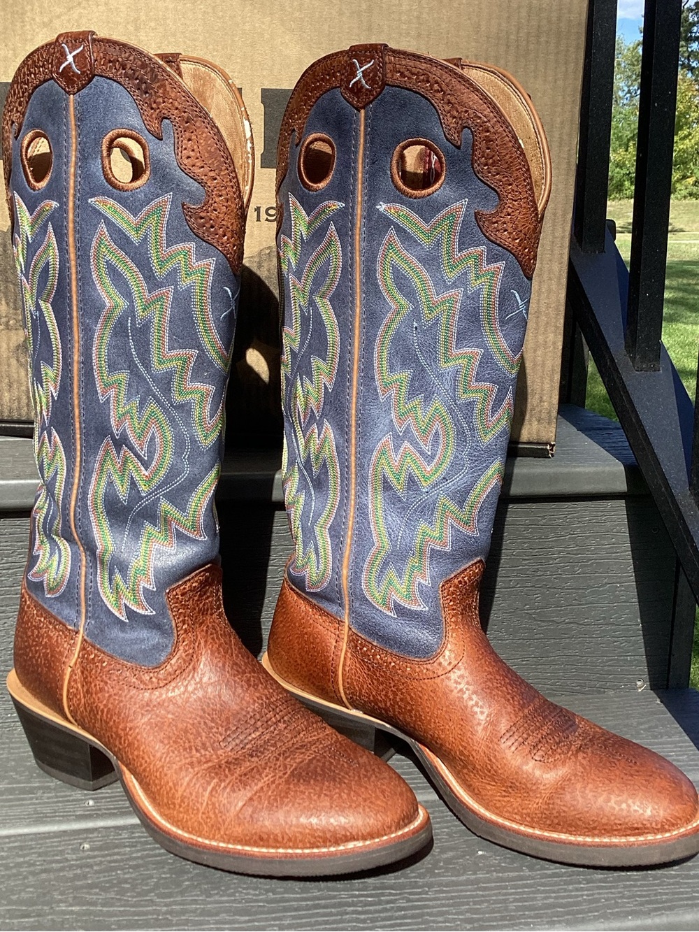 Men’s Twisted X 10.5D Brown Bullhide Round Toe & 16” Blue Leather Buckaroo Boots